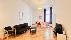 Appartement, 3 slaapkamers, uitzicht op de stad | Woonruimte