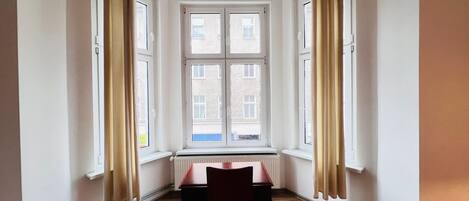 Apartment, 3 Bedrooms, City View | Interior