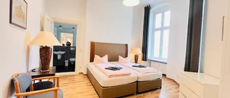 Apartment, 3 Bedrooms, City View