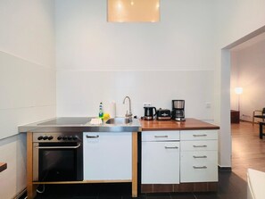 Apartment, 3 Bedrooms, City View | Private kitchen | Microwave, coffee/tea maker - Brücken Deluxe 1 - 4 (Berlin)