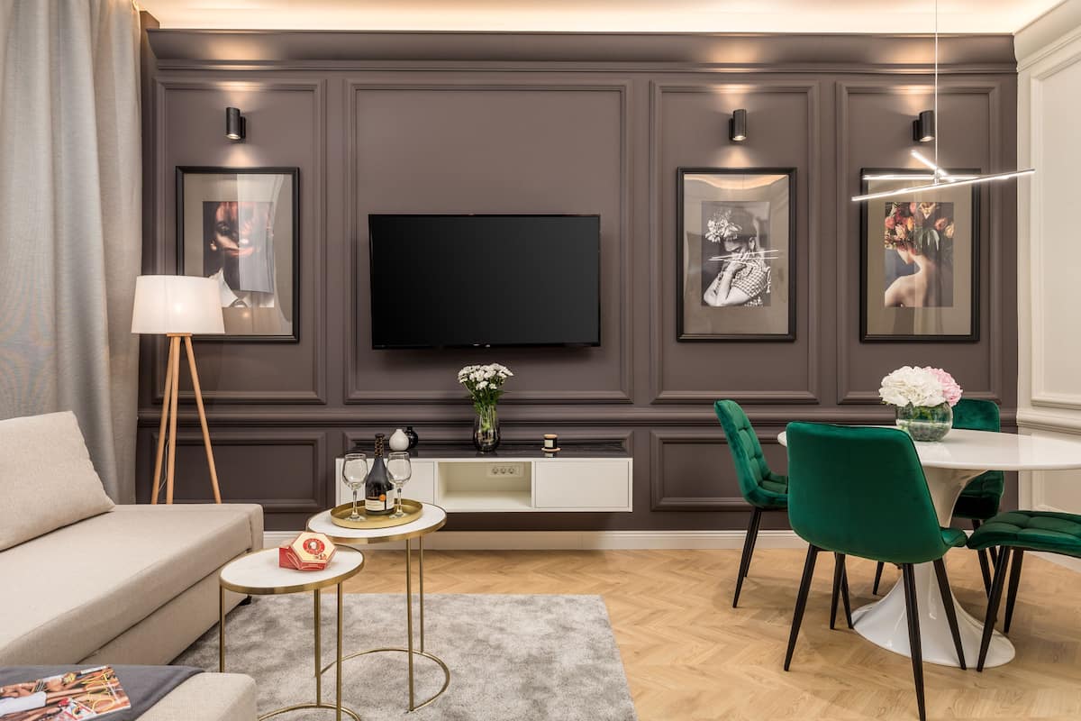 Luxury Apartment | Living area | Smart TV