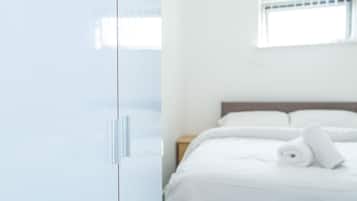 Apartment | 2 bedrooms, iron/ironing board, free WiFi, bed sheets