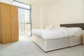 Apartment | 2 bedrooms, iron/ironing board, free WiFi, bed sheets