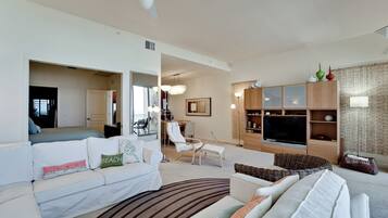 Studio (2 Bedrooms) | Interior