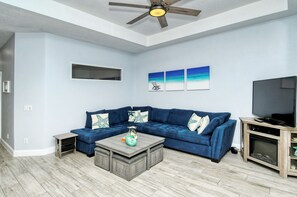 Living area - Marbella Villa 05 (Bradenton Beach)