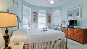 Studio (2 Bedrooms) | Property amenity - Marbella Villa 10 (Bradenton Beach)