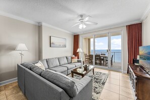 Studio (4 Bedrooms) | Interior