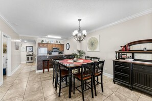 Studio (4 Bedrooms) | Interior