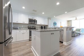 Studio (3 Bedrooms) | Interior - Majestic Beach 2-806 - 1792810 (Panama City Beach)