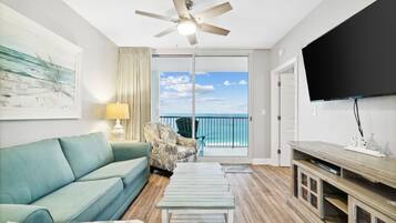 Studio (3 Bedrooms) | Interior