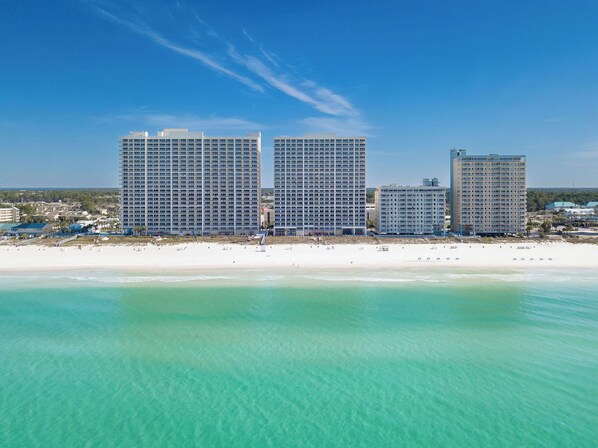 Studio (3 Bedrooms) | Interior