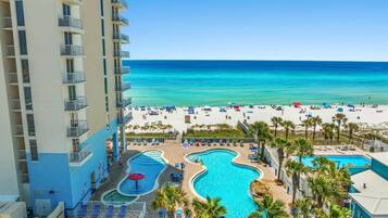 Studio (3 Bedrooms) | Interior