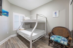 Studio (3 Bedrooms) | Interior