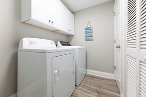 Studio (3 Bedrooms) | Interior - Majestic Beach 2-806 - 1792810 (Panama City Beach)