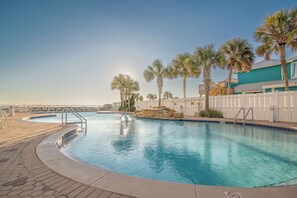 Studio (3 Bedrooms) | Interior