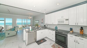 Tủ lạnh, lò vi sóng, lò nướng, bếp nấu 