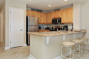 Studio (3 Bedrooms) | Interior