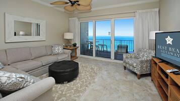 Studio (3 Bedrooms) | Interior