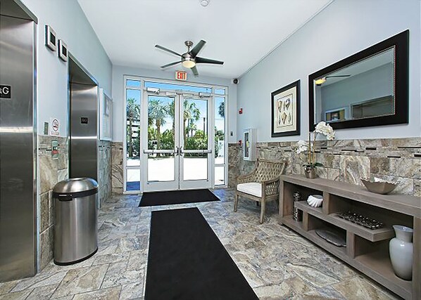 Studio (3 Bedrooms) | Interior