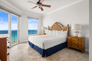 Studio (3 Bedrooms) | Interior