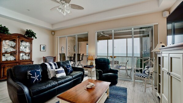 Living area - Marbella Villa 03 (Bradenton Beach)