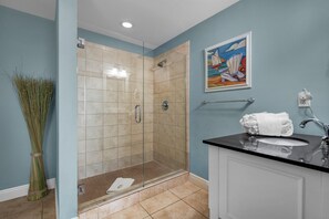 Bathroom - Sterling Breeze 1904 (Panama City Beach)