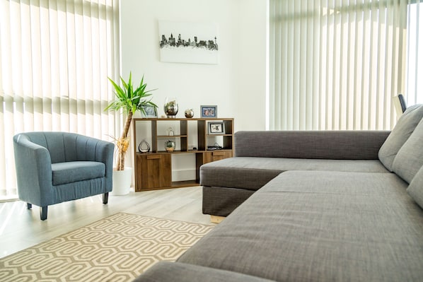 Apartment, 2 Bedrooms | Living room
