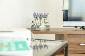 Interior detail - Kent Street - Apt 3 (Liverpool)