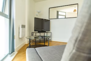 Apartment, 2 Bedrooms | Living area