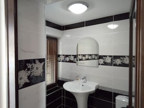 Zimmer, 1 Schlafzimmer, Raucher, Terrasse | Badezimmer