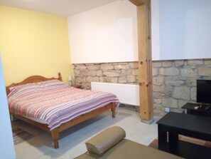 1 bedroom, iron/ironing board