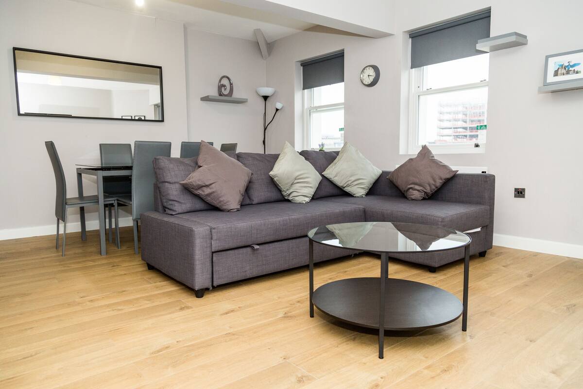 Superior Apartment, 2 Bedrooms | Living area