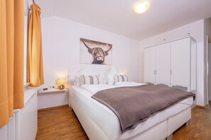 Room - On the Allgäu cycle path, quiet apartment, with bicycle garage (Lachen-Hetzlinshofen)