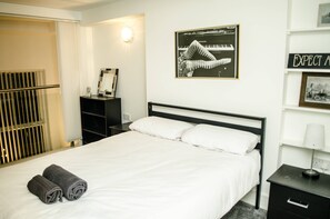 Apartment | 2 bedrooms, travel cot, free WiFi, bed sheets
