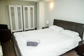 公寓 | 2 多间卧室、旅行婴儿床、免费 WiFi、床单