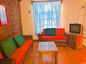 House, 4 Bedrooms, Patio, City View | Living room | TV - Comfy 4 Bedroom Town House Garden Market Area (San Cristóbal de las Casas)
