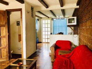 House, 2 Bedrooms, Patio, Garden View | Living room - Comfy Bedroom Town House Garden Market Area (San Cristóbal de las Casas)