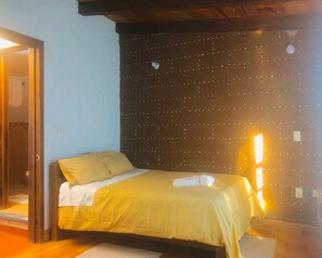 2 bedrooms - Comfy Bedroom Town House Garden Market Area (San Cristóbal de las Casas)