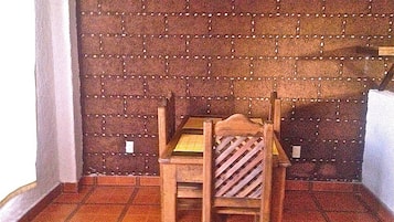 Casa, 2 habitaciones, patio, vista al jardín | Restaurantes