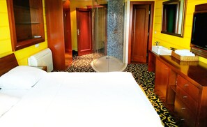 Minibar, individually decorated, individually furnished