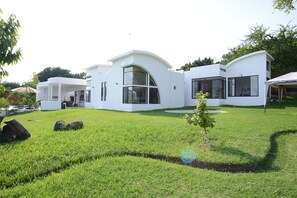 Ferienhaus, 4 Schlafzimmer, Raucher, eigener Pool | Aussenbereich