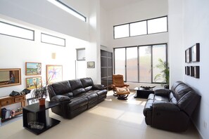 House, 4 Bedrooms, Smoking, Private Pool | Interior