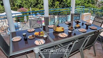 Villa, 5 Bedrooms, Smoking, Private Pool | Dining