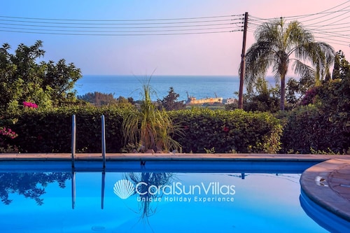 Exceptional Large Villa, Free Heated Pool 1 NOV - 15 Jan, Privacy,prime Location