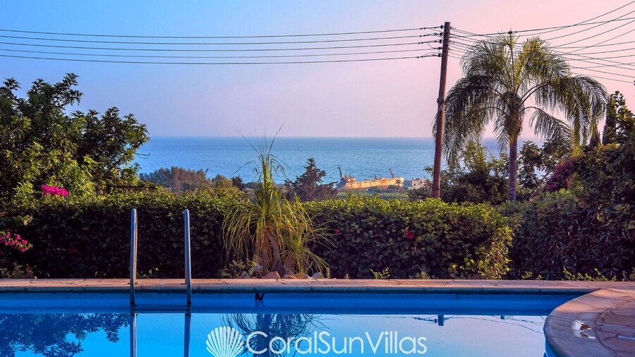 Exceptional Large Villa, Free Heated Pool 1 NOV - 15 Jan, Privacy,prime Location