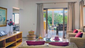 Vila, 5 kamar tidur, Boleh Merokok, kolam renang pribadi | Area keluarga | TV, meja tenis meja, dan buku