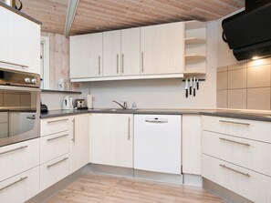 House | Private kitchen | Highchair - 6 Person Holiday Home in Ansager-by Traum (Ansager)