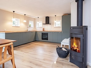 House | Private kitchen | Highchair - Beachfront Bliss in Saltum - By Traum Ferienwohnungen (Saltum)