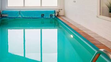 House | Pool