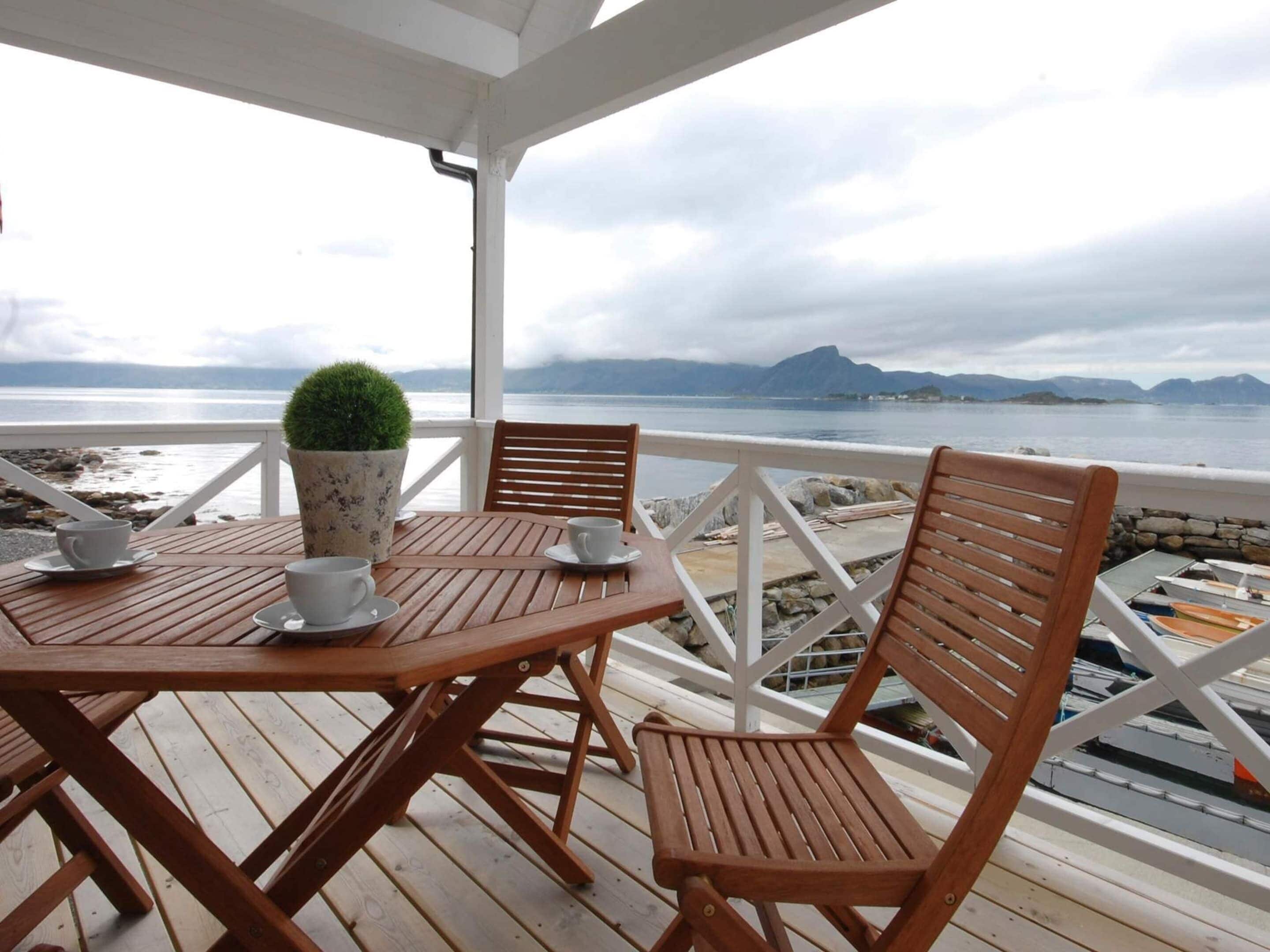 House | Outdoor dining